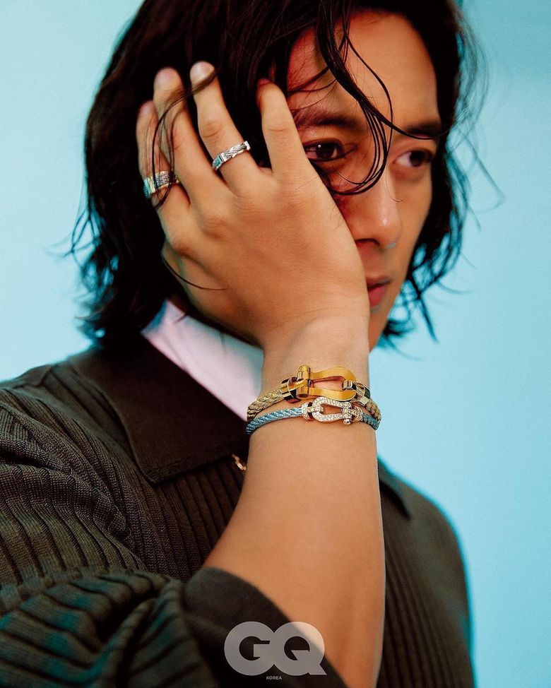 Pictures That Proof Famous Actor Go Soo Is Still The Undisputed Visual Of K-Drama Land