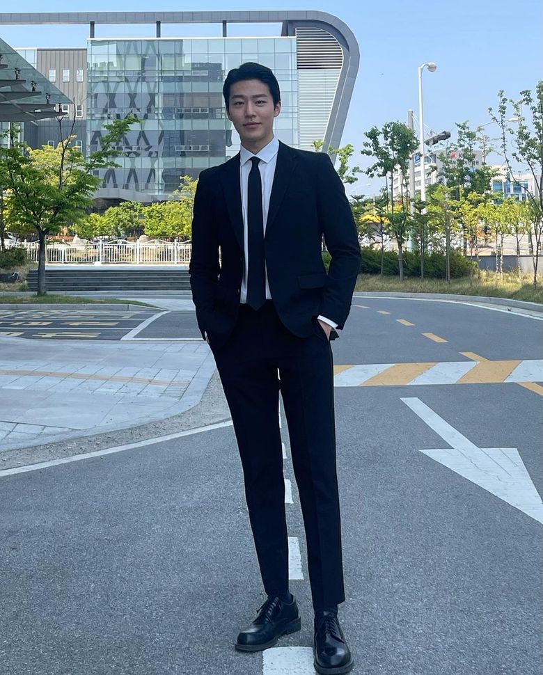 South Korea's Tallest BL Actor (Above 179cm)