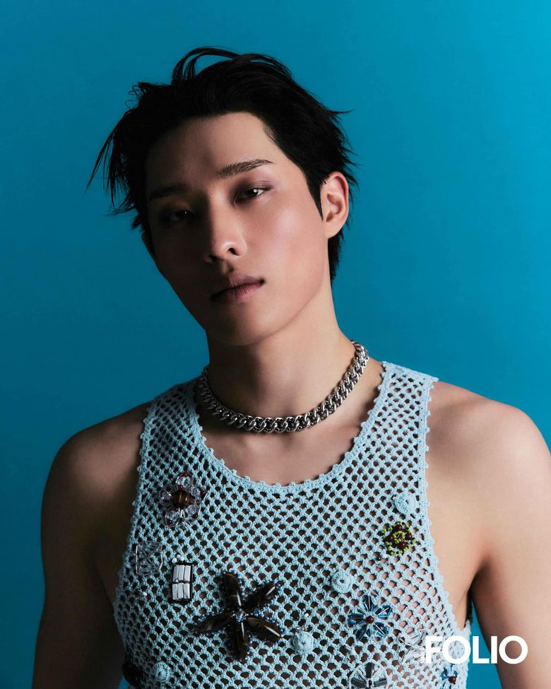  12 Male K-Pop Idols Who Totally Own Their 🐺 Wolf Emoji!