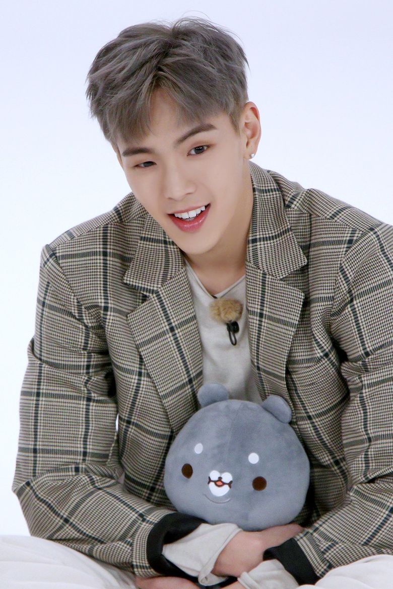 Photos to remind you of MONSTA X ShowNu's iconic visuals, because we all miss seeing him
