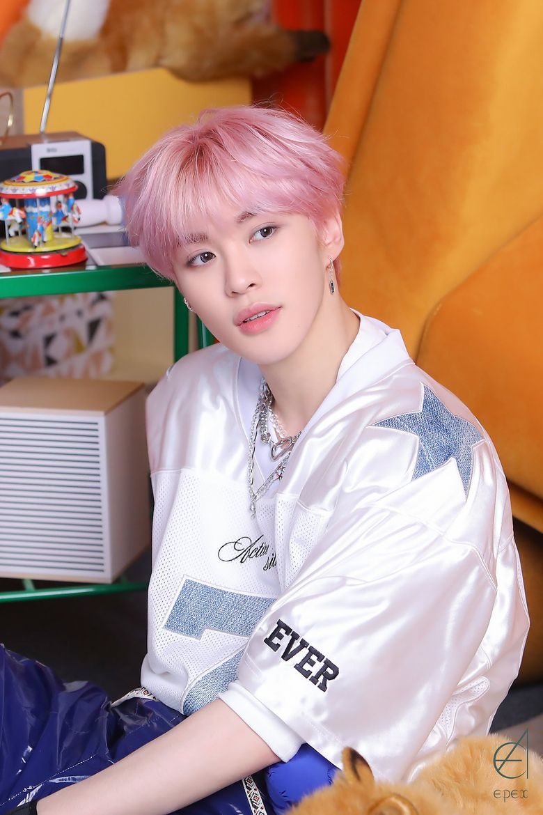  6 K-Pop Idols Who Have Recently Slayed The Pink Hair Look Recently