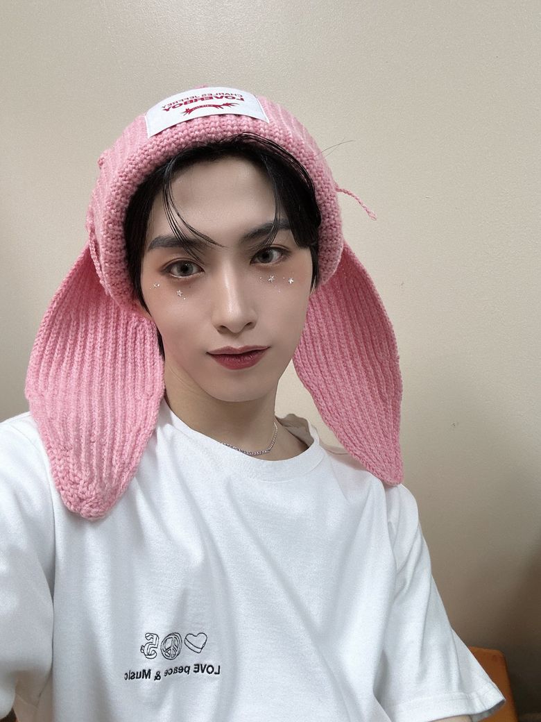  5 Items We'd Love To Steal From ONEUS Xion's Closet