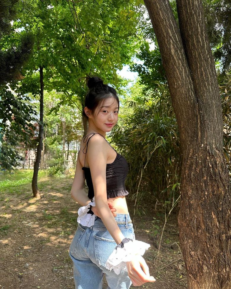 Top 4 Outfit Stylings Chosen By IVE's Jang WonYoung - TRENDS - All the ...