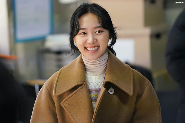 Find Out About Park YeNi Who Plays Yoon JeongSun On Netflix's "Celebrity"