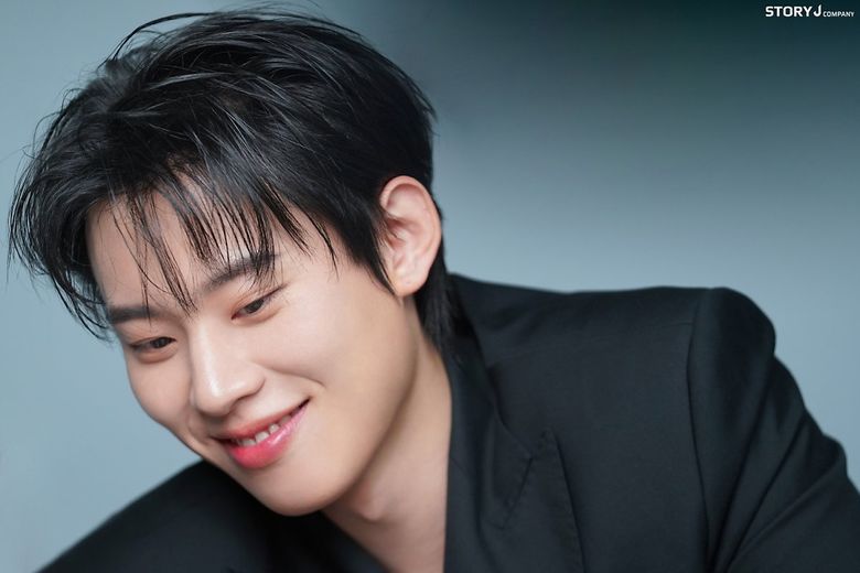 Famous Korean Actors Signed To Story J Company