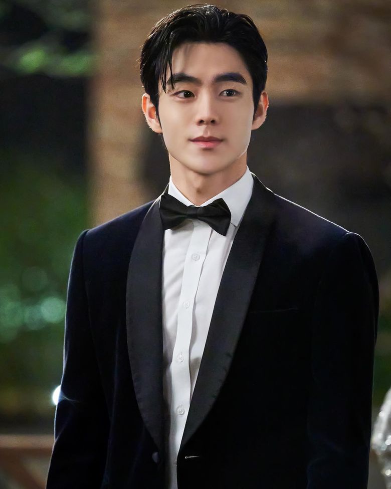 Meet The Rookie Actor Yoo JungHoo Who Stole Our Hearts Through His Recent Roles In "Durian's Affair" And "Bitch X Rich"