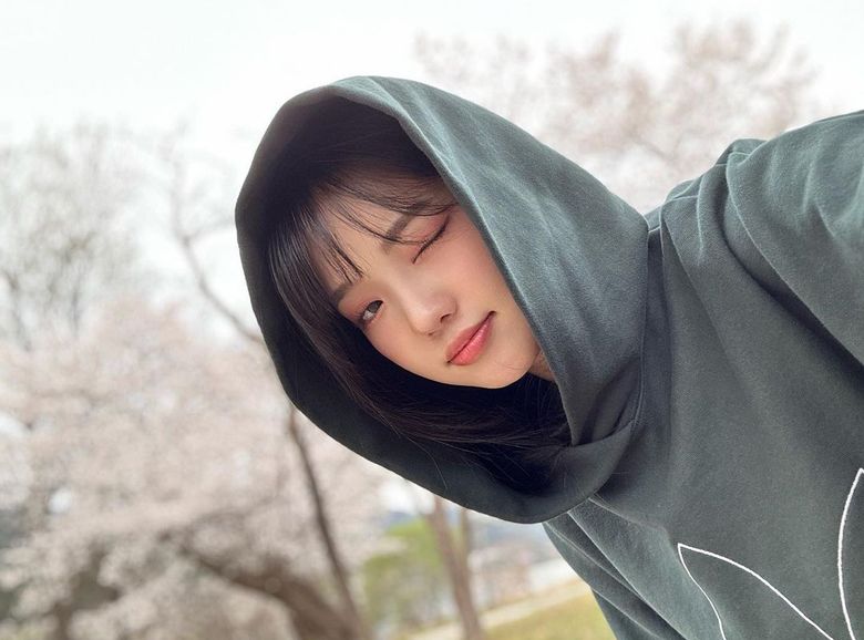 Top 20 Girlfriend Material Pictures Of fromis_9’s Roh JiSun: The Idol Who Jolts You Awake With Her Electrifying Visuals