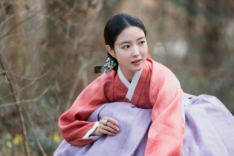 Foreigners Wearing Hanbok Is Cultural Appropriation? Koreans Answer