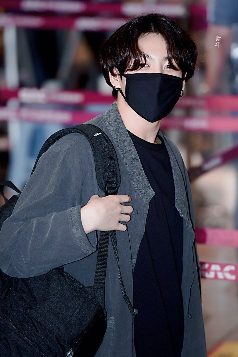 Top 7 Most Iconic BTS JungKook Airport Fashion Moments