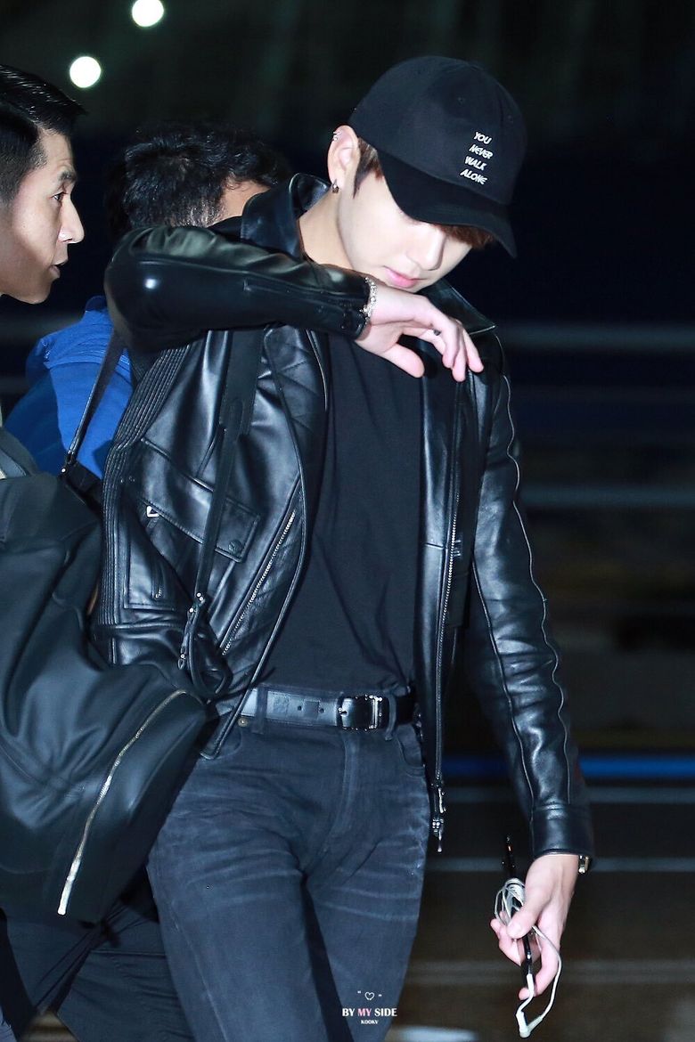 Top 7 Most Iconic BTS JungKook Airport Fashion Moments