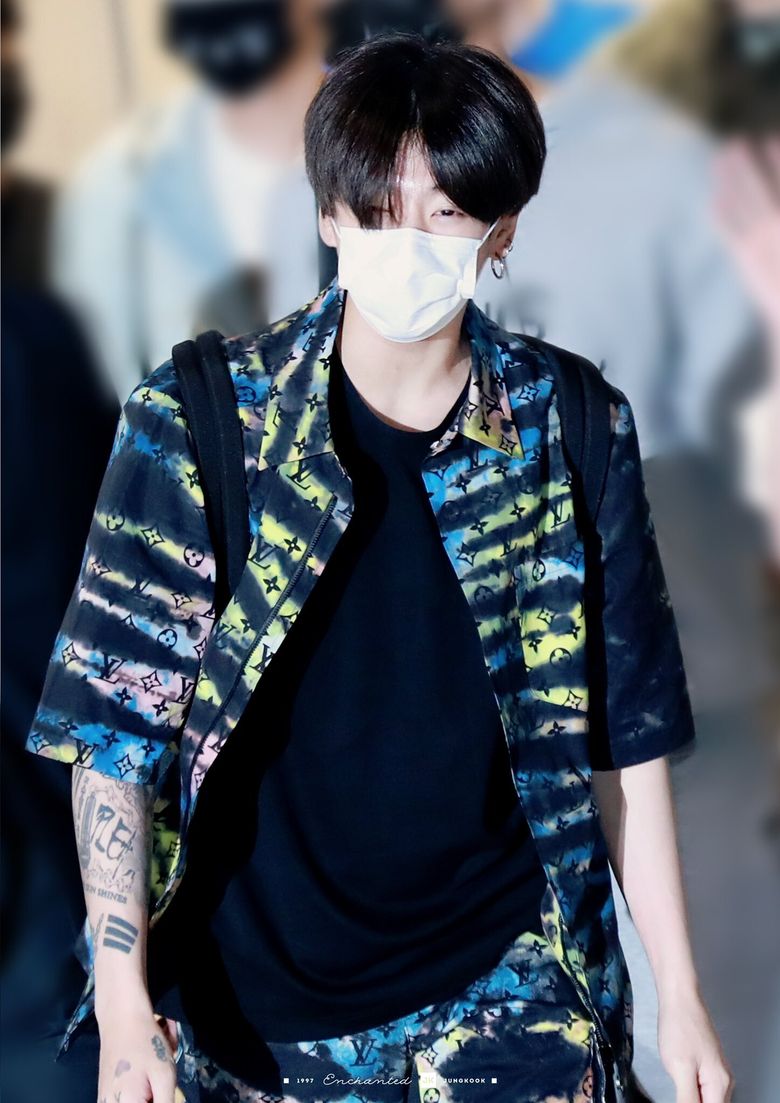 Top 7 Most Iconic BTS JungKook Airport Fashion Moments