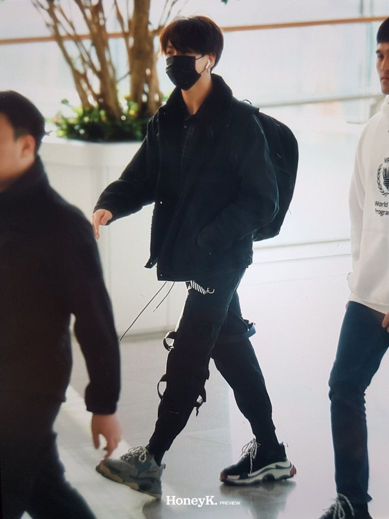 Top 7 Most Iconic BTS JungKook Airport Fashion Moments