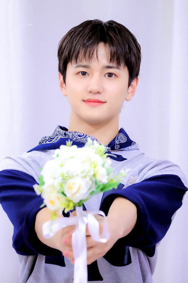  5 Prettiest 5th Gen K-Pop Male Idols That Give Off Prince Vibe