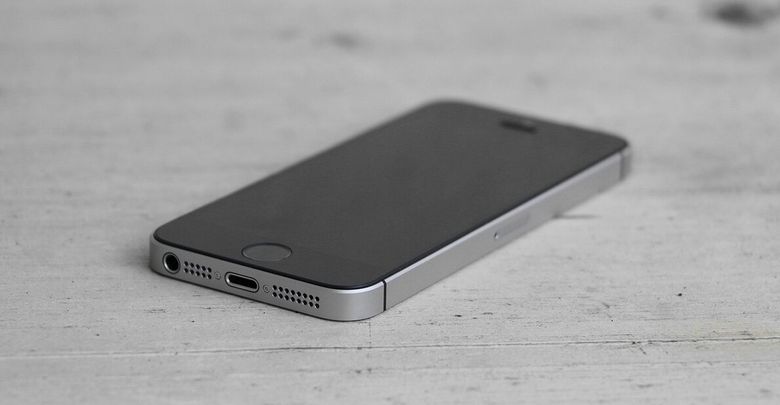 Dual-Phone and Young-Tro: What Are These Rising Korean Trends Among The MZ Generation?