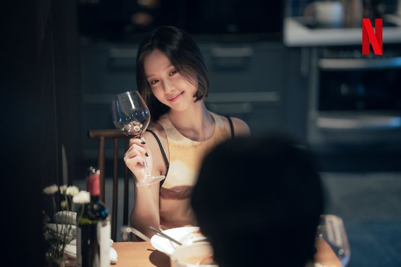 How Go MinSi Is Serving Up Acting Gold In The Lighthearted Rom-Com "Tastefully Yours"