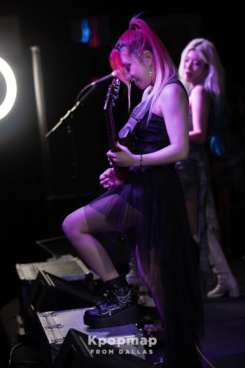 Exclusive Review: Rolling Quartz “Stand Up” In Dallas