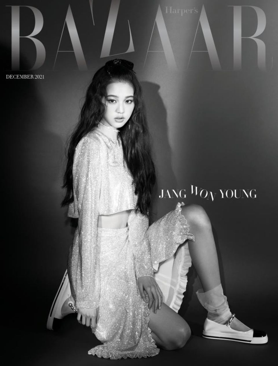 IVE's WonYoung For Harper's BAZAAR Korea Magazine December Issue - Kpopmap